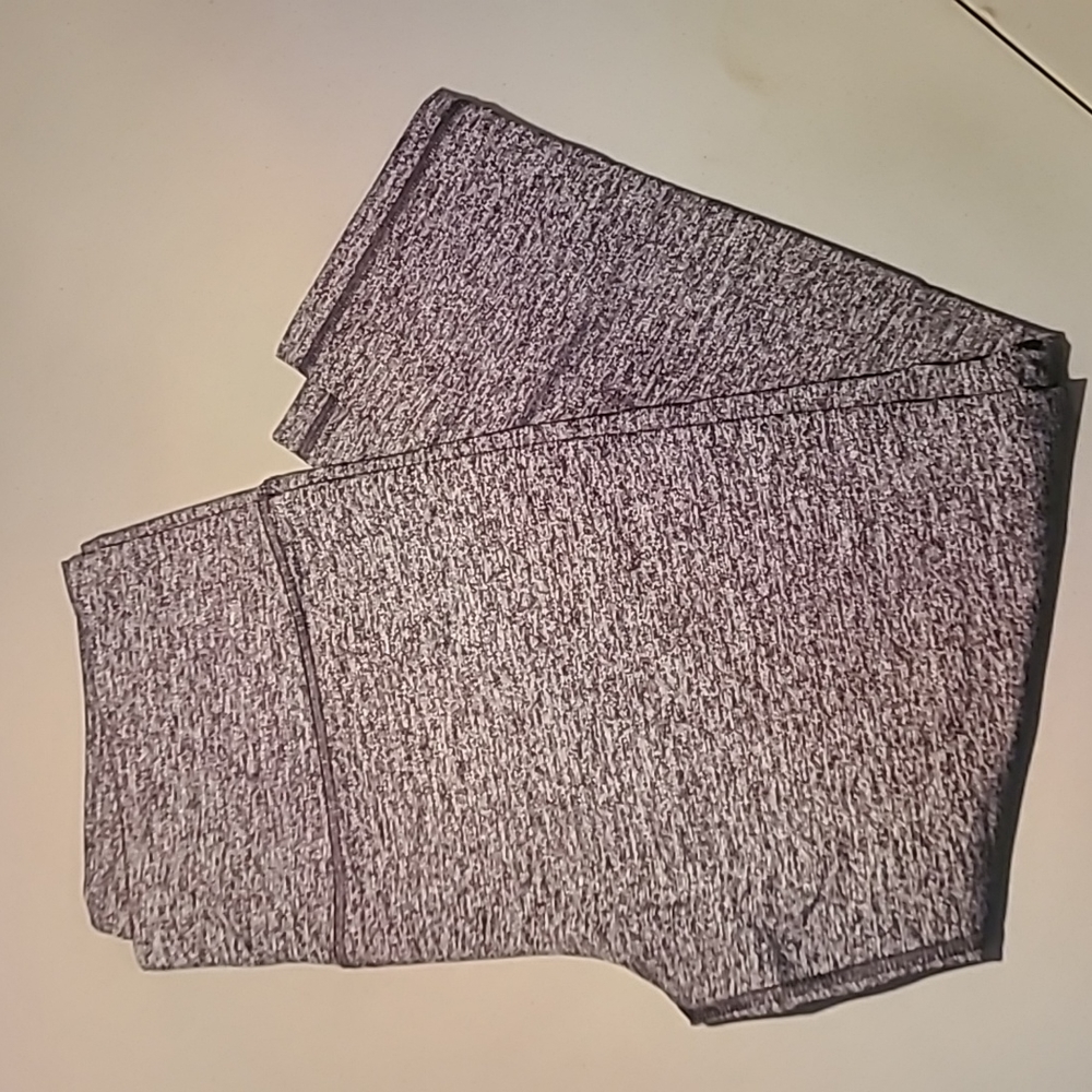 Victoria Secret Capri Workout Leggings